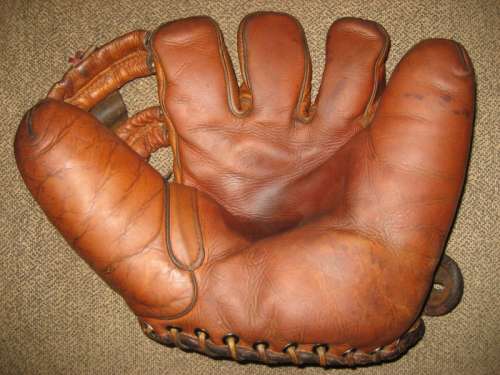 Ripon Glove Front
